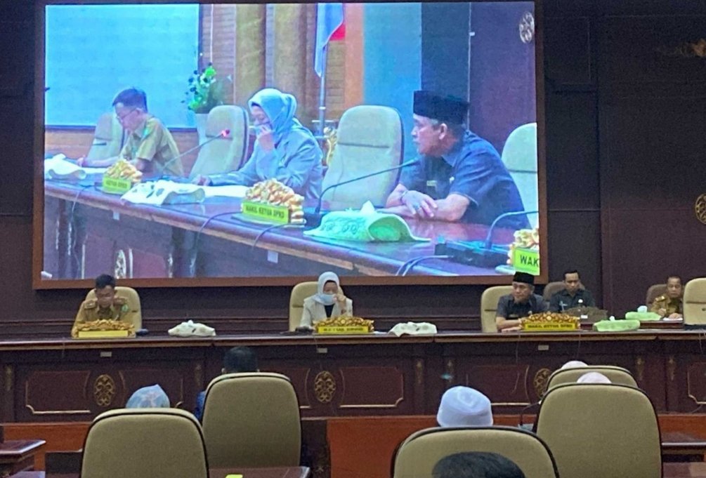 1690871795065_1690871808819